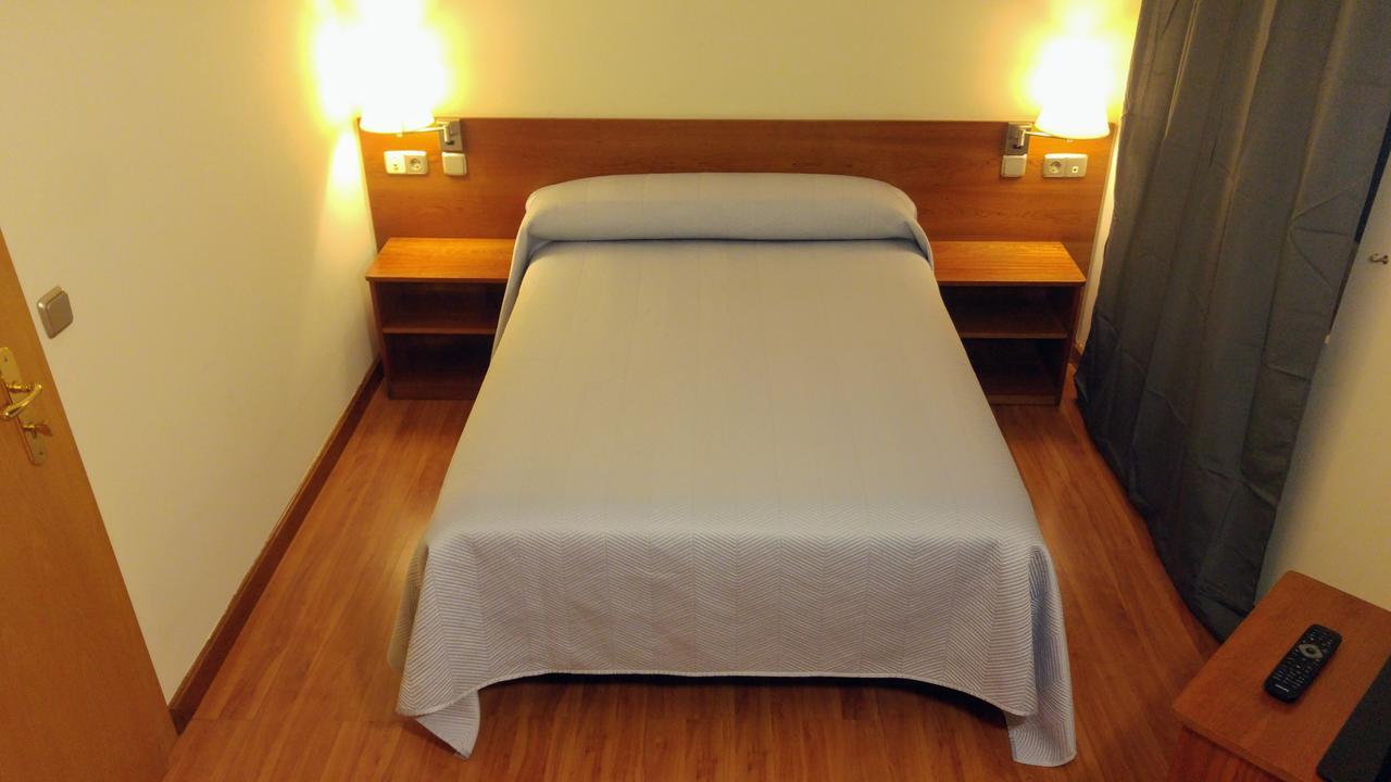 Hostal Prada Borges León Extérieur photo